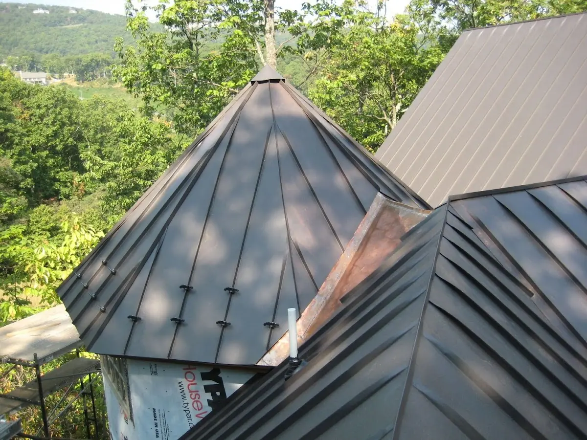 Professional Roof Tarp Installation by Craftsman Roofing in Wincoma